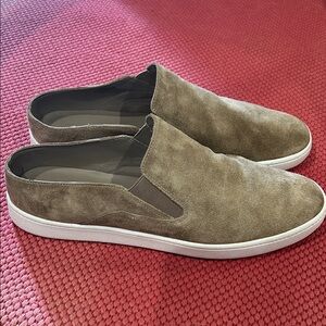 Vince Women’s Tan Suede Slip-On Loafers. Size 10